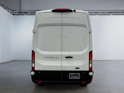 Used 2025 Ford Transit 250 148 High Roof Extended RWD image 5