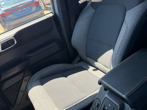 Used 2025 Ford Bronco Big Bend image 13