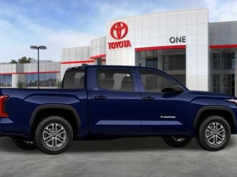 New 2026 Toyota Tundra SR5 w/ SR5 Convenience Package AWD/4WD image 15