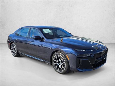 New 2026 BMW 750e xDrive AWD/4WD image 7