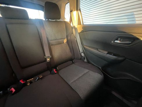 Used 2025 Nissan Rogue SV image 39