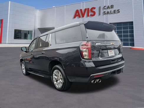 Used 2023 Chevrolet Suburban Premier image 9