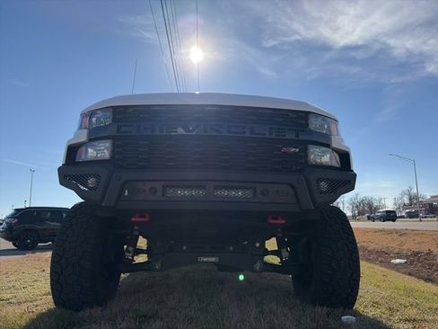 Used 2020 Chevrolet Silverado 1500 Custom Trail Boss w/ Custom Convenience Package AWD/4WD image 10