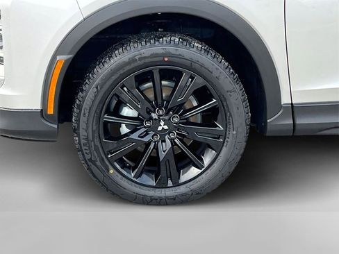 New 2026 Mitsubishi Eclipse Cross Base image 31