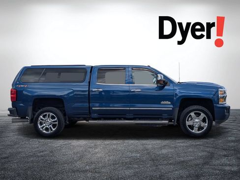 Used 2019 Chevrolet Silverado 2500 High Country w/ Duramax Plus Package AWD/4WD image 2