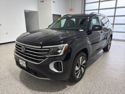 Used 2024 Volkswagen Atlas SE AWD/4WD image 6