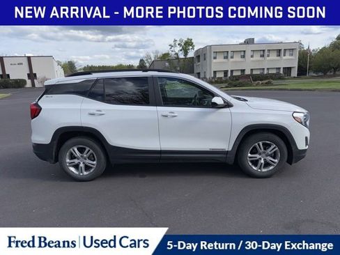 Used 2021 GMC Terrain SLE w/ Driver Convenience Package FWD image 8