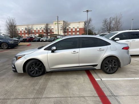 Used 2023 Toyota Corolla SE image 6