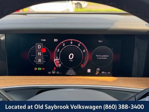 Certified 2025 Volkswagen Tiguan SEL R-Line AWD/4WD image 39