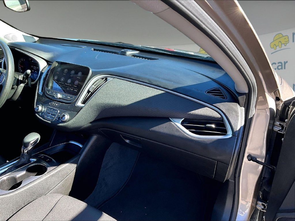 Used 2025 Chevrolet Malibu LT FWD image 13