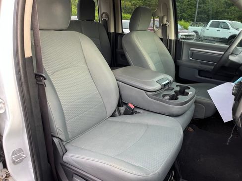 Used 2016 RAM 1500 Classic SLT AWD/4WD image 11