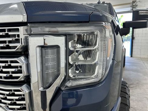 Used 2021 GMC Sierra 3500 Denali w/ Technology Package AWD/4WD image 11