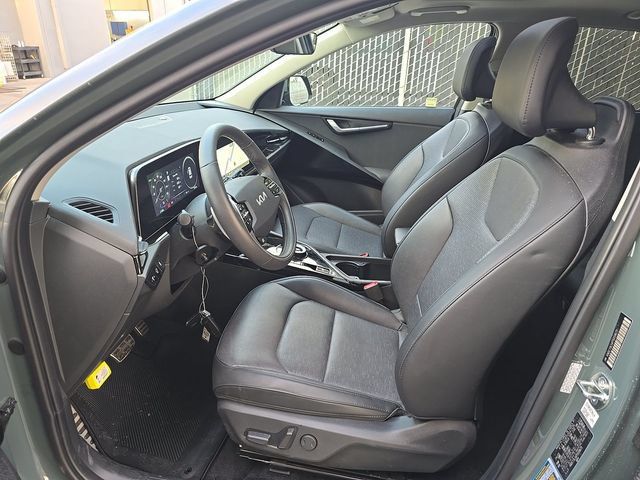 Used 2023 Kia Niro Wave w/ Wave Preserve Package FWD image 7