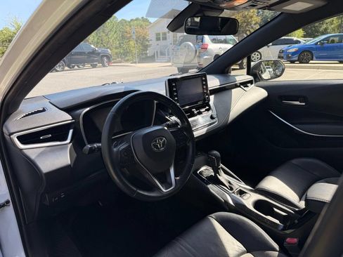Used 2019 Toyota Corolla XSE FWD image 17