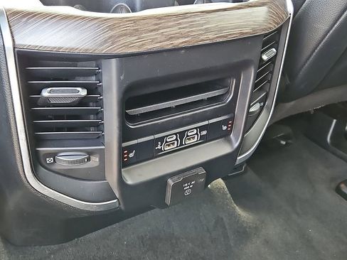 Used 2020 RAM 1500 Laramie AWD/4WD image 27