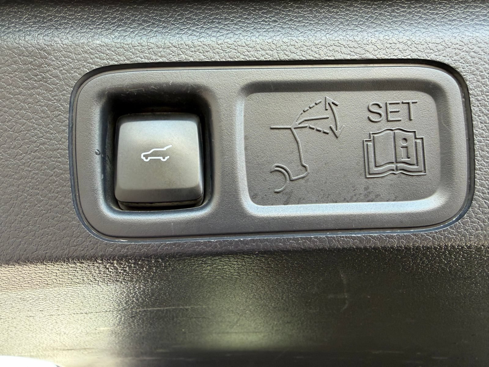 Used 2024 Ford Expedition XLT AWD/4WD image 13
