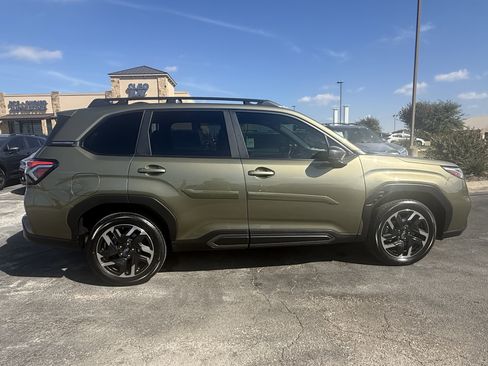 Used 2025 Subaru Forester Limited image 8