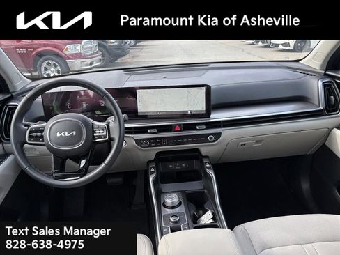 Used 2025 Kia Sorento EX image 7