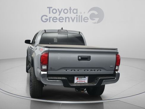 Used 2019 Toyota Tacoma TRD Off-Road image 12