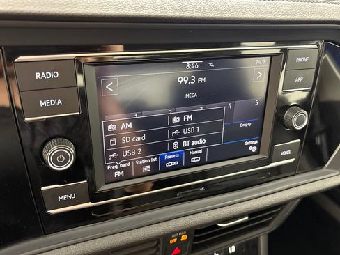 Used 2024 Volkswagen Jetta SE FWD image 38
