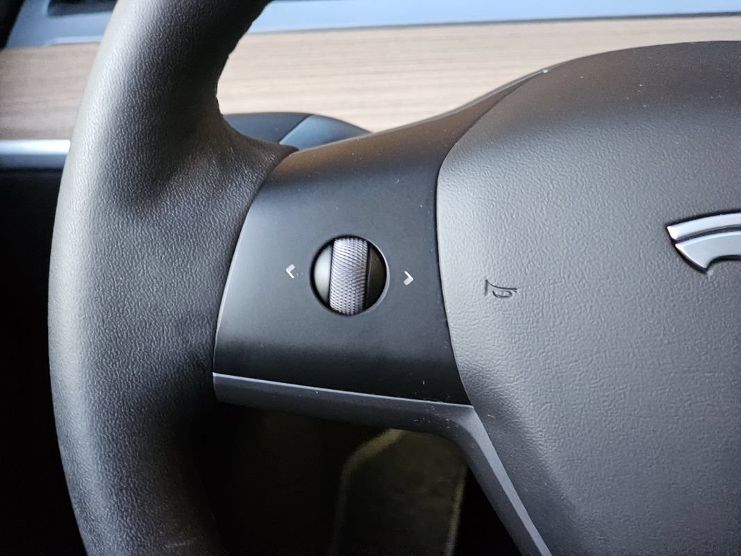 Used 2022 Tesla Model Y Long Range AWD/4WD image 20