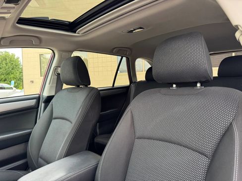 Used 2018 Subaru Outback 2.5i Premium AWD/4WD image 24