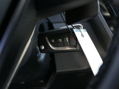 Used 2023 Toyota Camry SE image 17