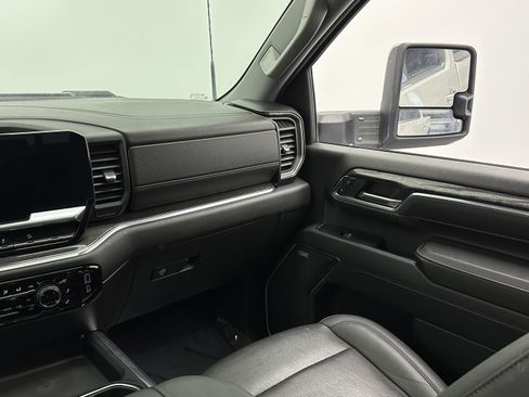 Used 2024 Chevrolet Silverado 2500 LTZ w/ LTZ Convenience Package image 31