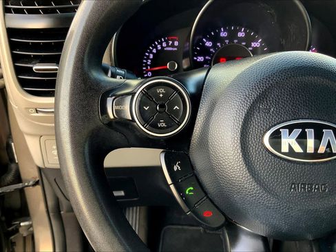 Used 2019 Kia Soul FWD image 23