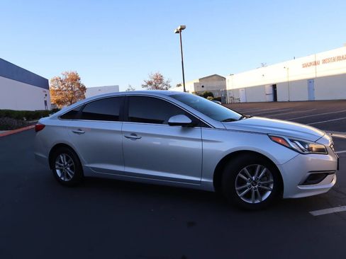 Used 2017 Hyundai Sonata SE image 5