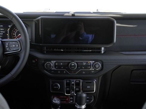 New 2026 Jeep Wrangler Unlimited Rubicon AWD/4WD image 25