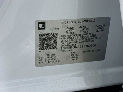 Used 2025 Chevrolet Traverse LT image 33