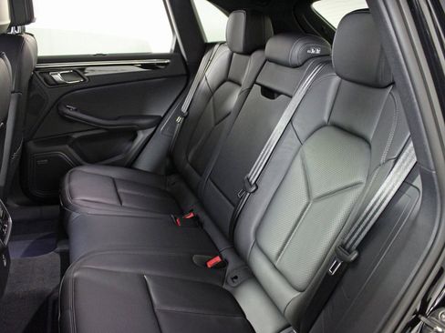 Used 2025 Porsche Macan Turbo image 35