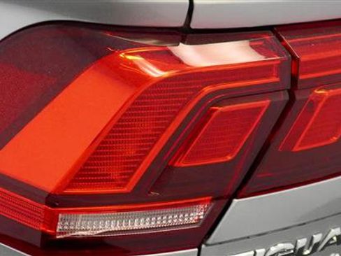 Used 2019 Volkswagen Tiguan S w/ Driver Assistance Package image 39