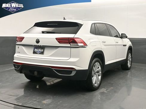 Used 2023 Volkswagen Atlas Cross Sport SE w/ Panoramic Sunroof Package image 7