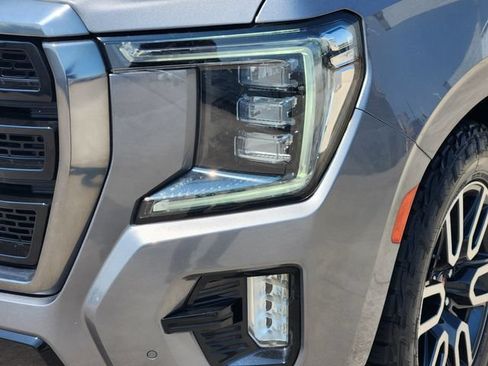 Used 2021 GMC Yukon XL AT4 w/ AT4 Premium Plus Package AWD/4WD image 9
