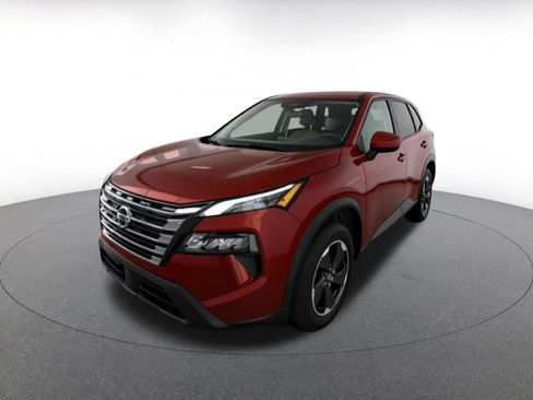 Used 2025 Nissan Rogue SV AWD/4WD image 3
