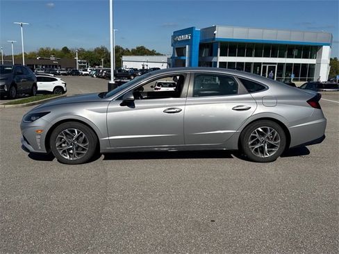 Certified 2023 Hyundai Sonata SEL w/ Cargo Package image 3