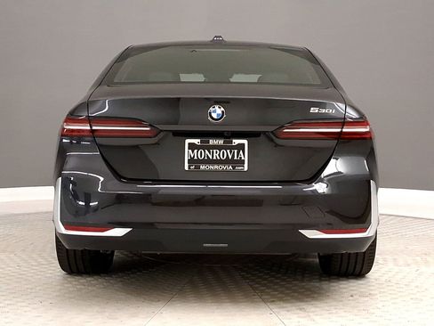 New 2026 BMW 530i w/ Convenience Package RWD image 8