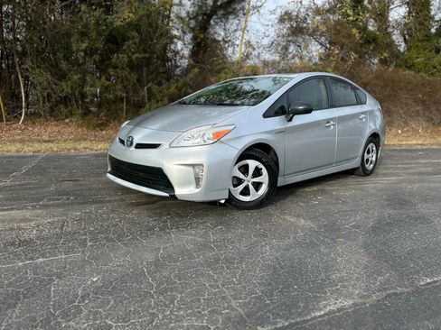Used 2014 Toyota Prius Two image 3