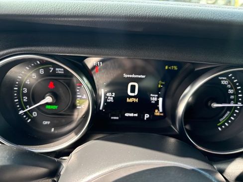 Used 2022 Jeep Wrangler Unlimited Sahara w/ Cold Weather Group AWD/4WD image 19