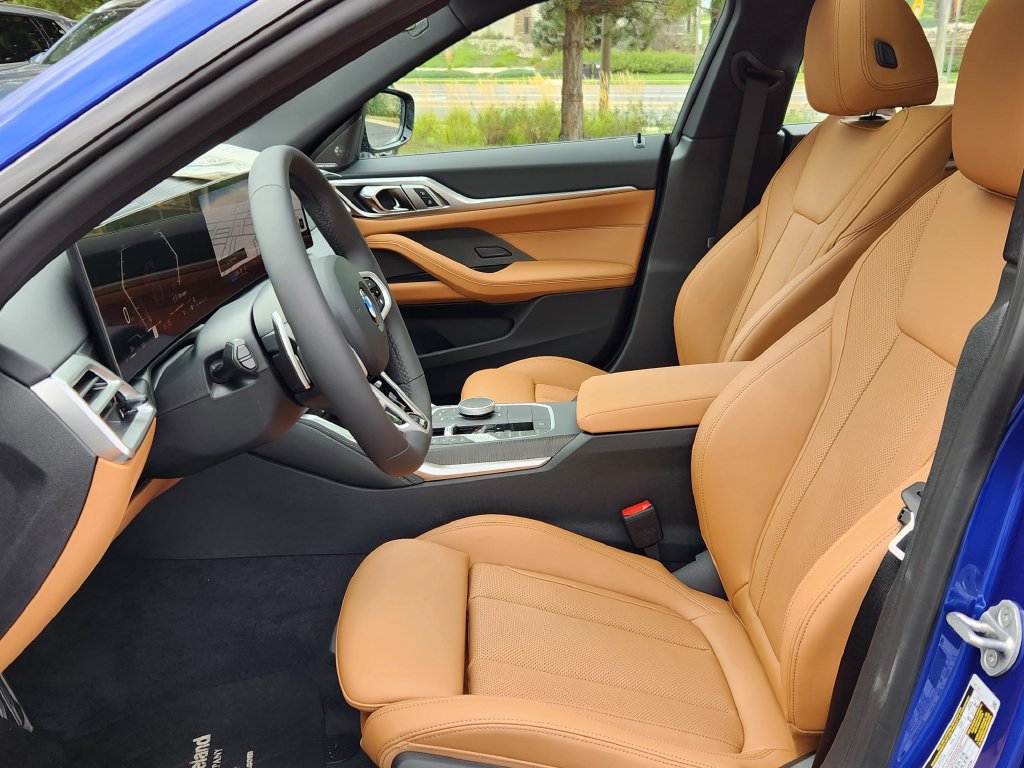 New 2026 BMW 430i xDrive w/ M Sport Package AWD/4WD image 10