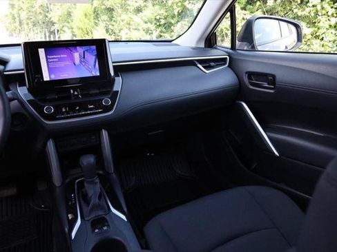 Certified 2025 Toyota Corolla Cross LE FWD image 26