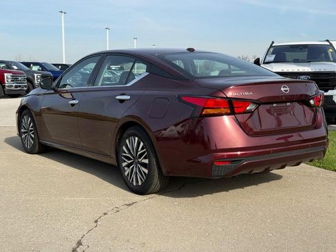 Used 2025 Nissan Altima 2.5 SV image 3