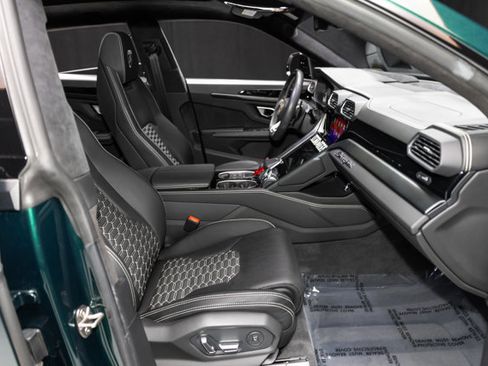 Used 2021 Lamborghini Urus image 62