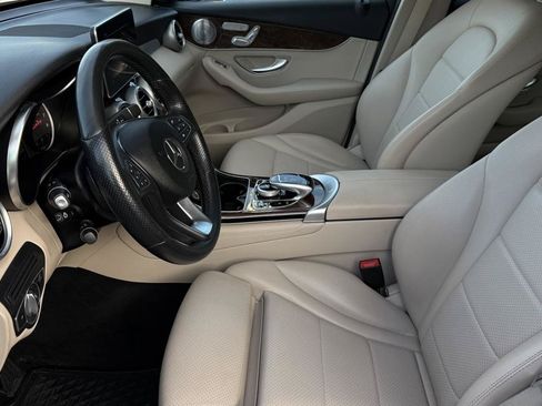 Used 2018 Mercedes-Benz GLC 300 4MATIC image 27