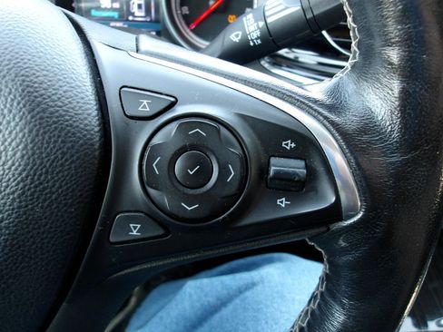 Used 2018 Buick Regal Preferred w/ Driver Confidence Package #1 image 17