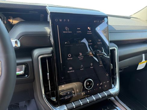 New 2026 GMC Yukon Denali w/ Denali Reserve Package image 12