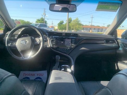 Used 2019 Toyota Camry XLE w/ Navigation Package FWD image 23