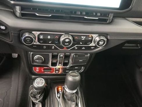 New 2025 Jeep Gladiator Rubicon w/ Safety Group AWD/4WD image 36